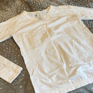Athleta Momentum Seamless White Long Sleeve Top medium excellent condition